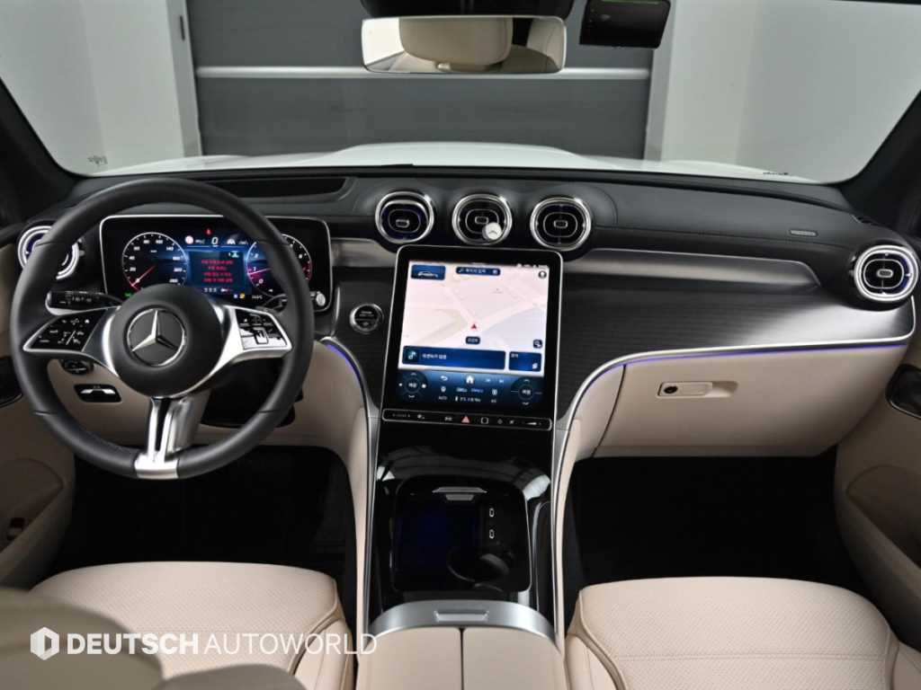 Mercedes-Benz GLC-Class — photo 07