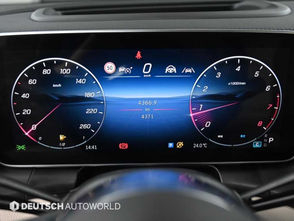 Mercedes-Benz GLC-Class — photo 08
