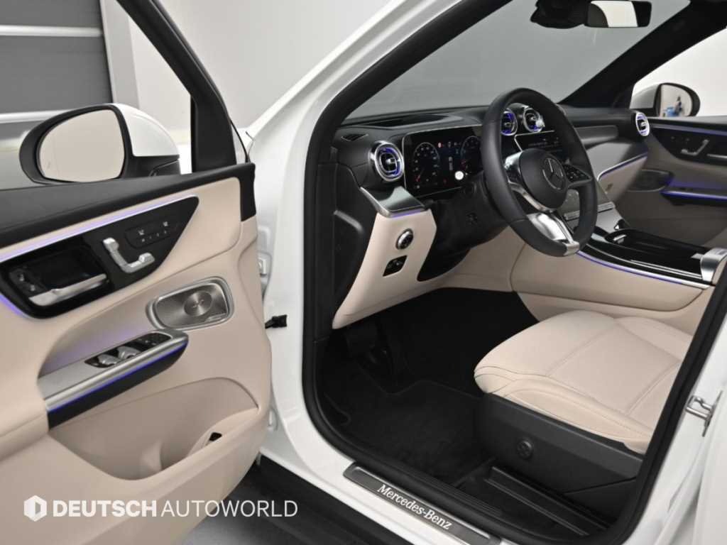 Mercedes-Benz GLC-Class — photo 11