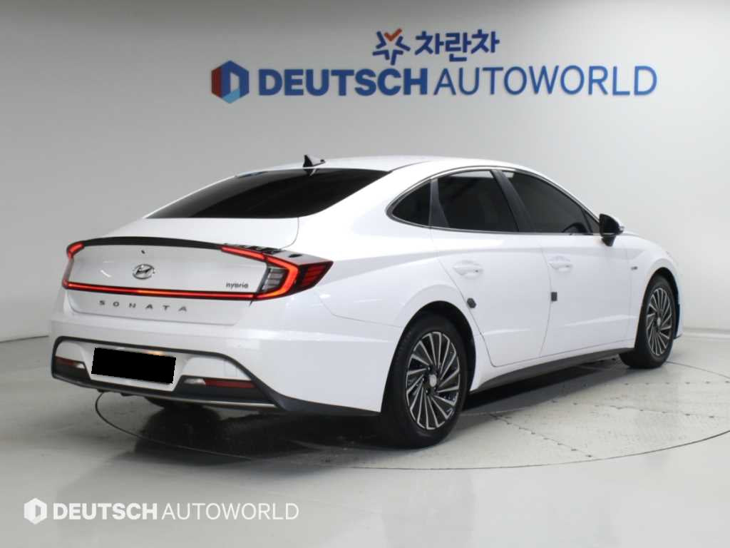 Hyundai Sonata — photo 02