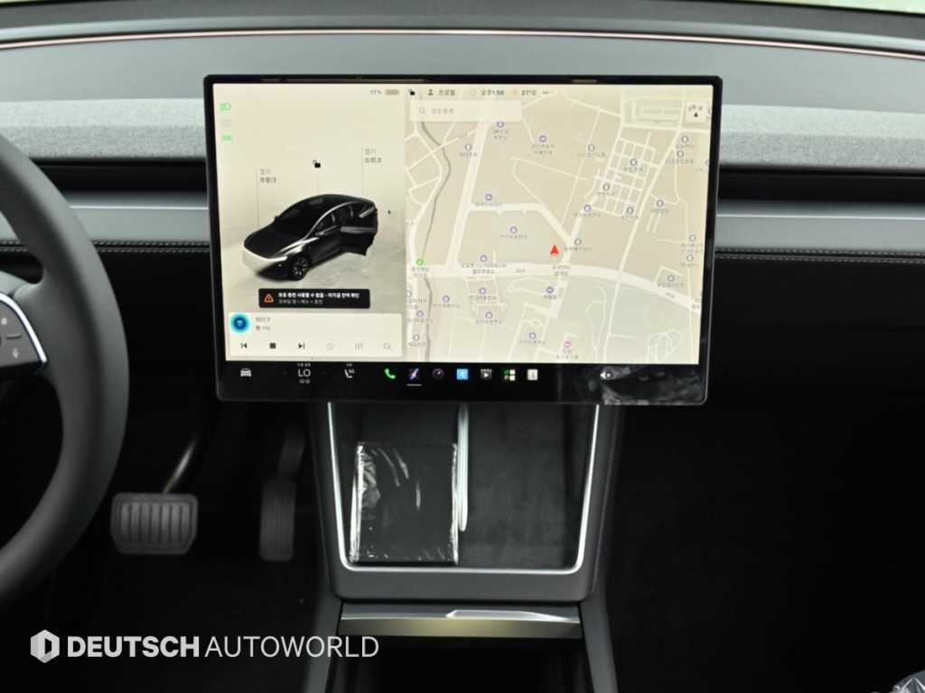 Tesla Model Y — photo 14
