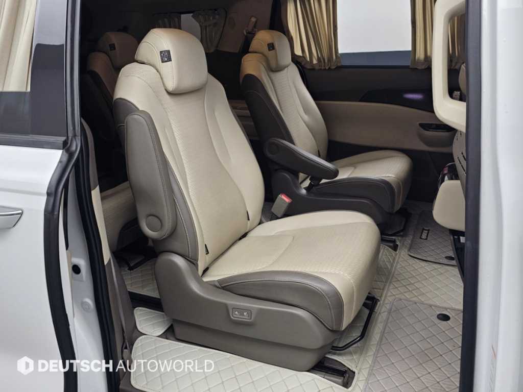 Kia Carnival — photo 12