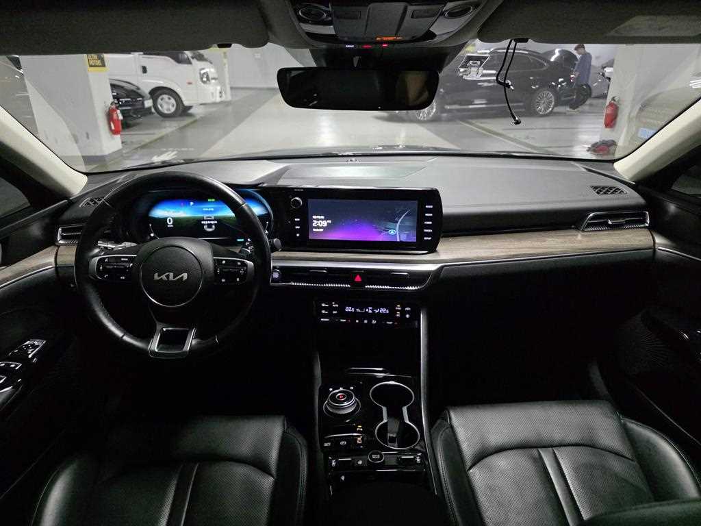 Kia K5 — photo 05