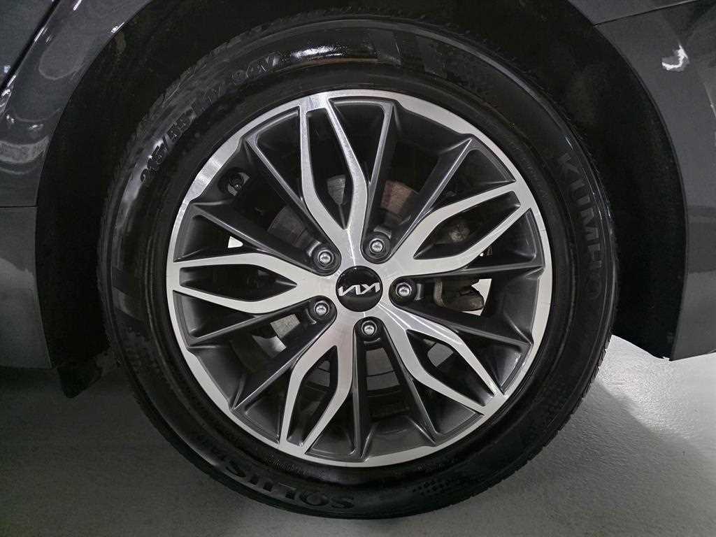 Kia K5 — photo 19