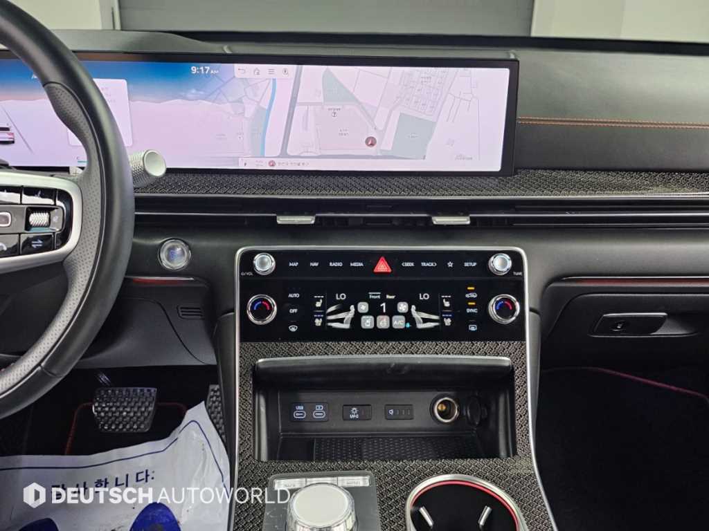 Genesis GV80 — photo 14
