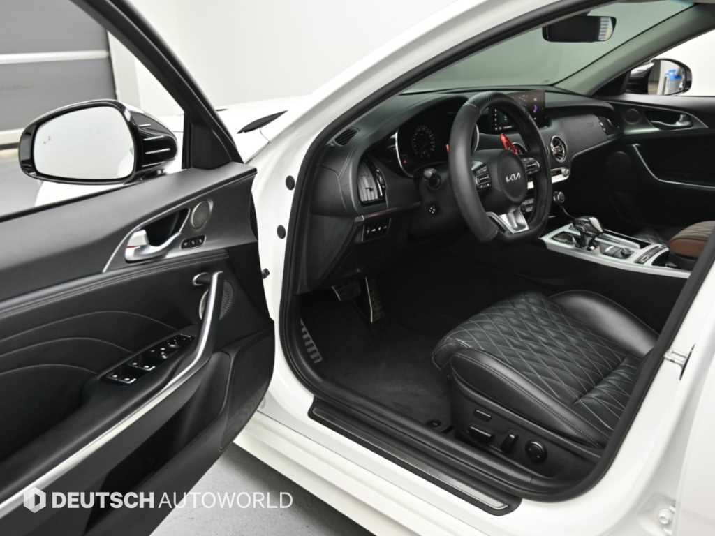 Kia Stinger — photo 11