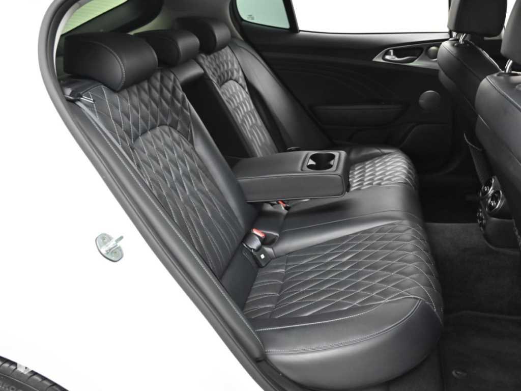 Kia Stinger — photo 12