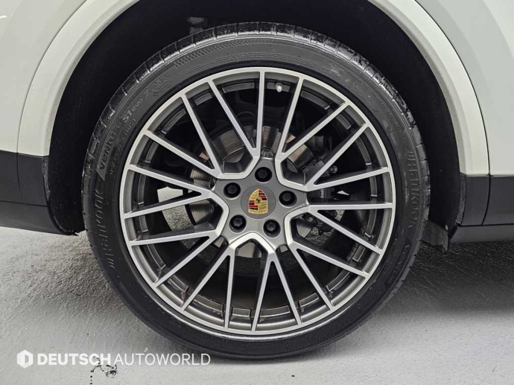 Porsche Cayenne — photo 05
