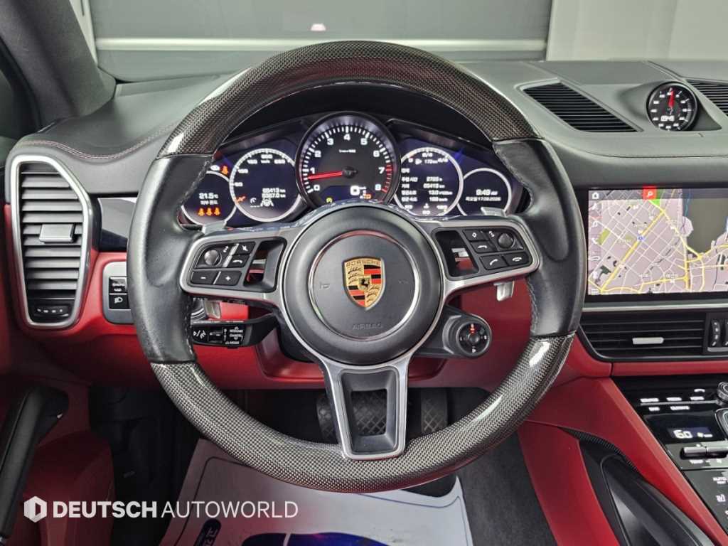 Porsche Cayenne — photo 13
