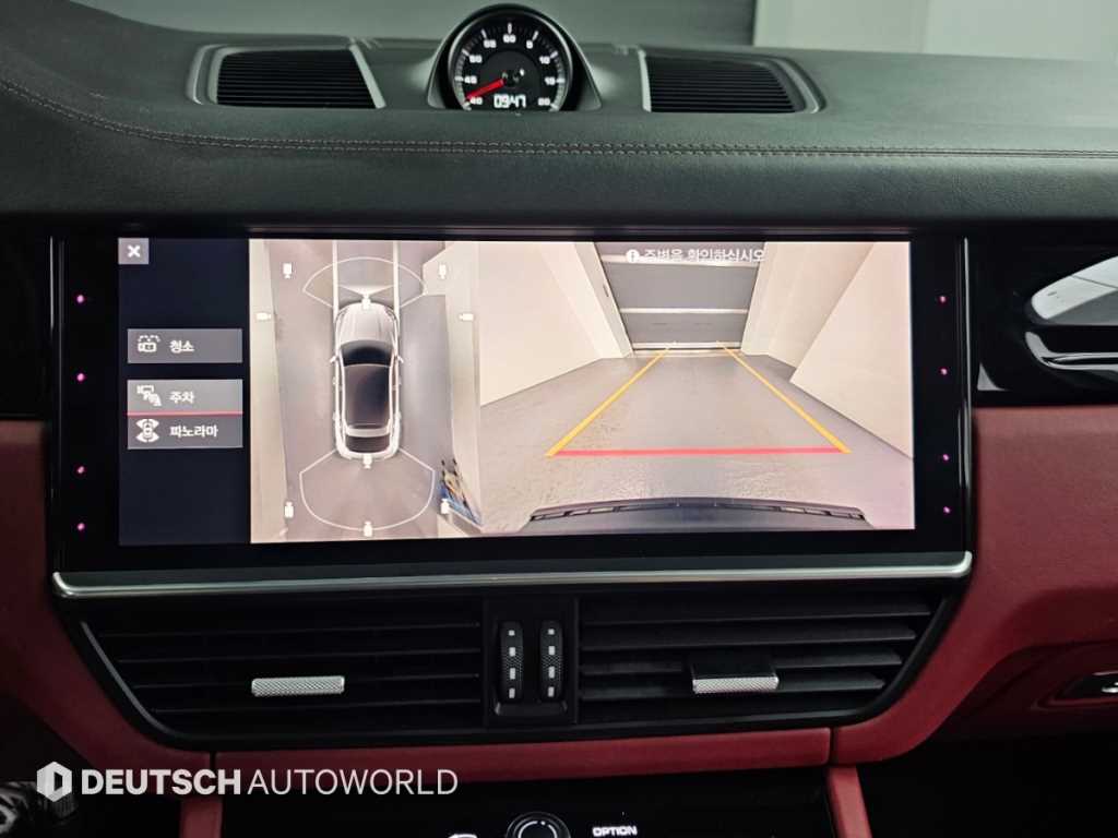 Porsche Cayenne — photo 15
