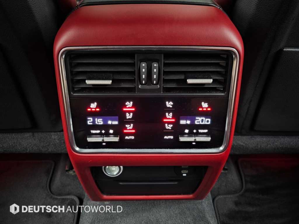 Porsche Cayenne — photo 16