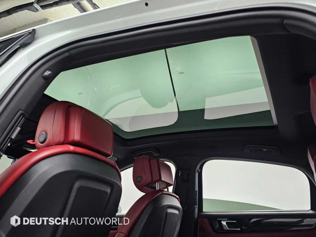 Porsche Cayenne — photo 18