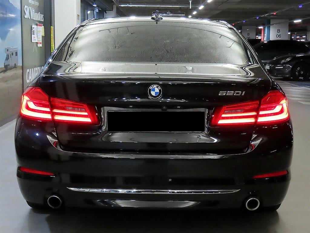 BMW 5-Series — photo 05