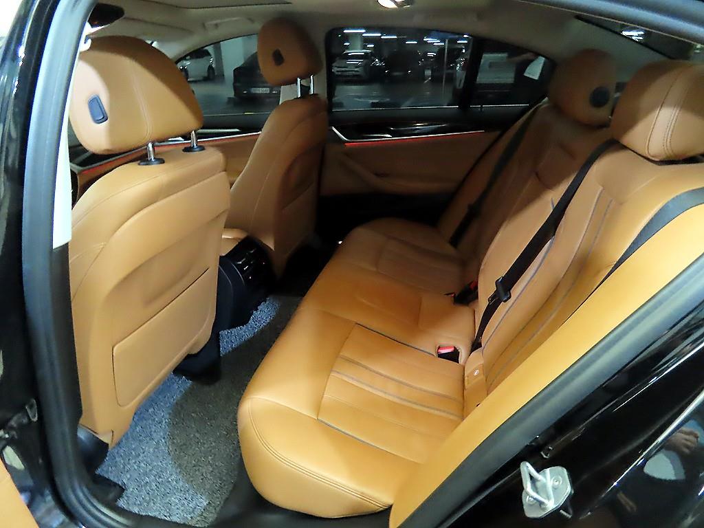 BMW 5-Series — photo 07