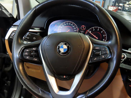 BMW 5-Series — photo 08