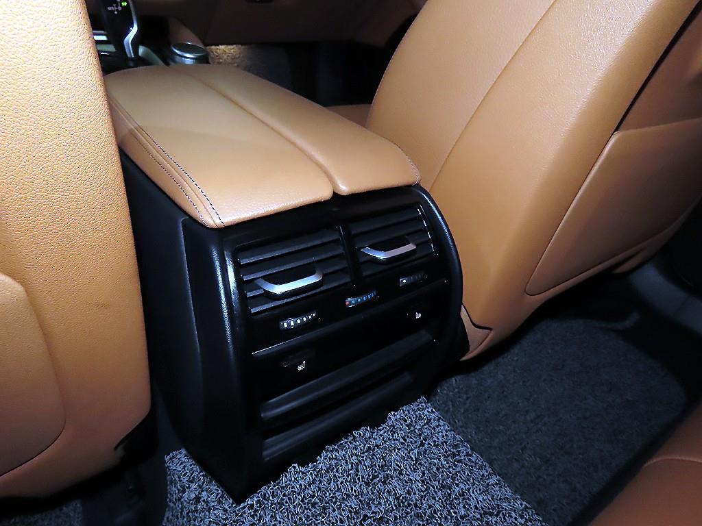 BMW 5-Series — photo 16