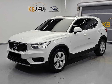 Volvo XC40 — photo 01