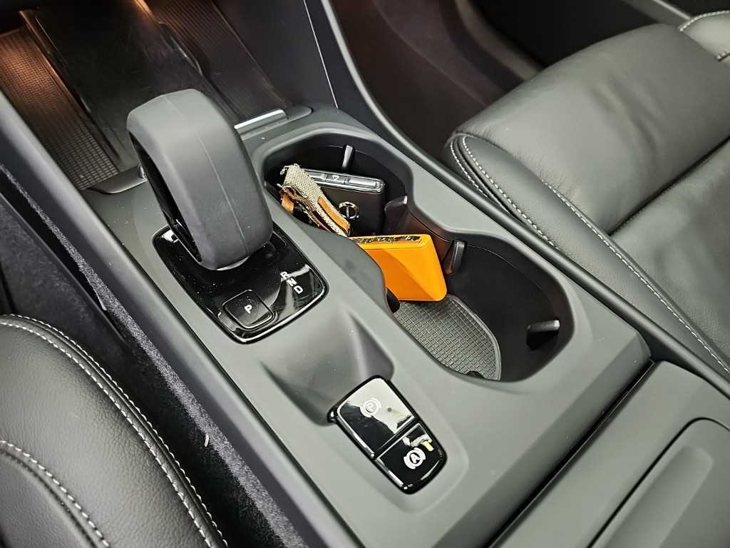Volvo XC40 — photo 08