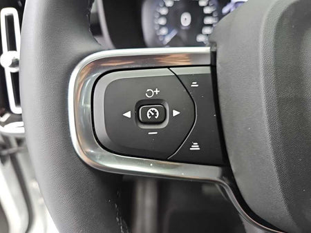 Volvo XC40 — photo 17
