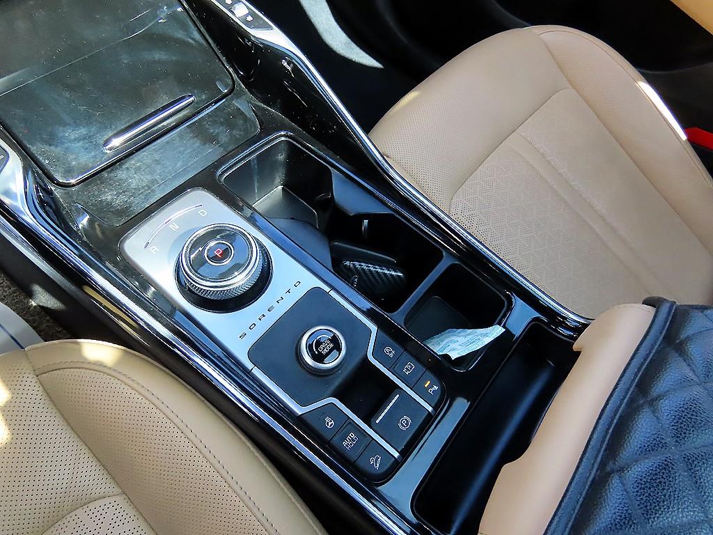 Kia Sorento — photo 10