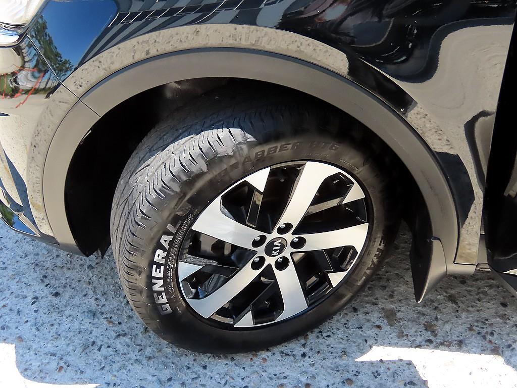 Kia Sorento — photo 20