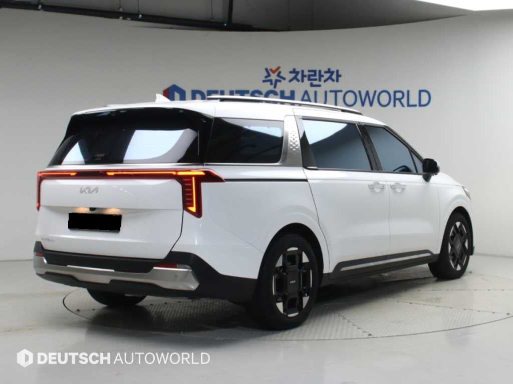Kia Carnival — photo 03
