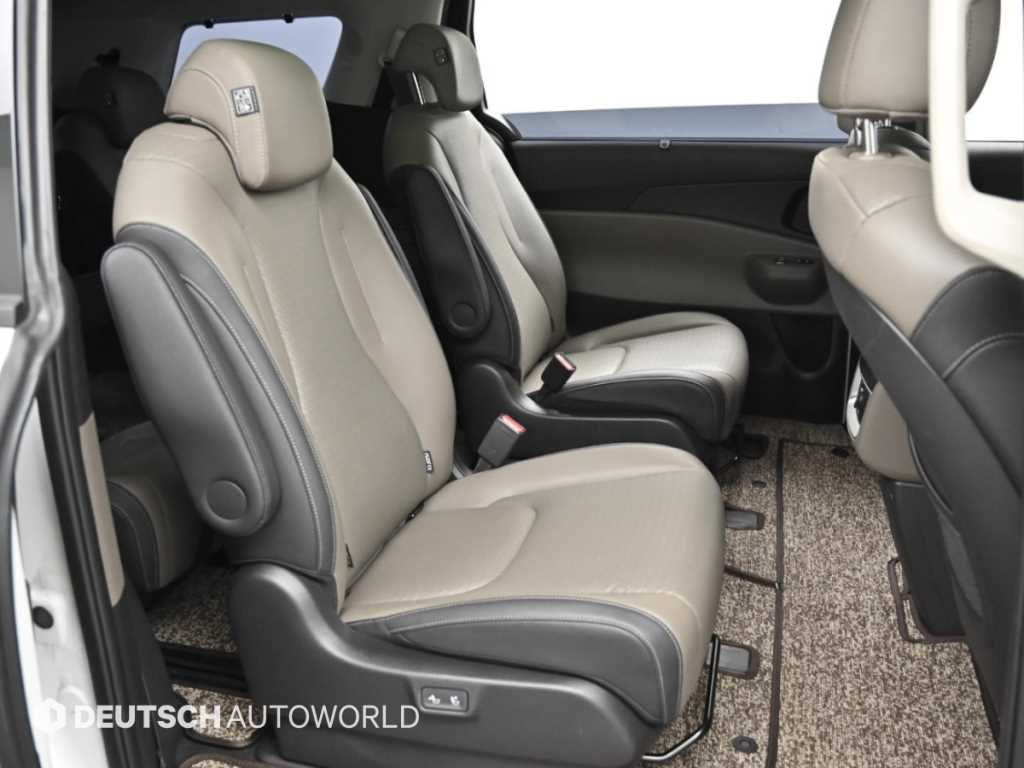 Kia Carnival — photo 13