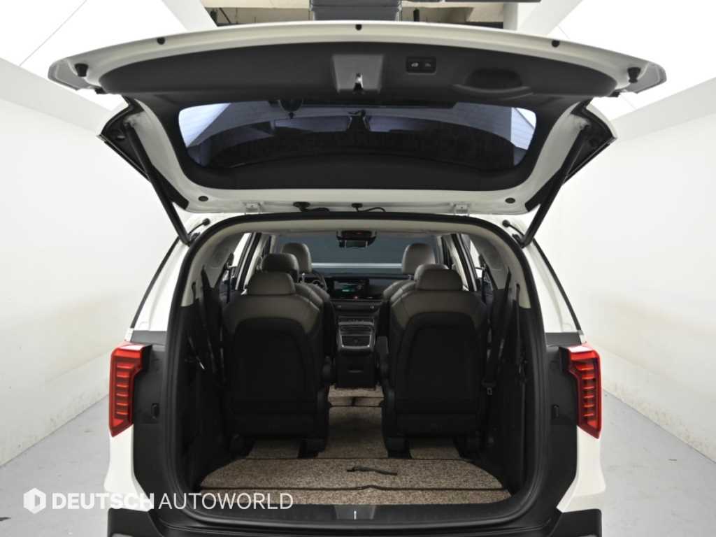 Kia Carnival — photo 19