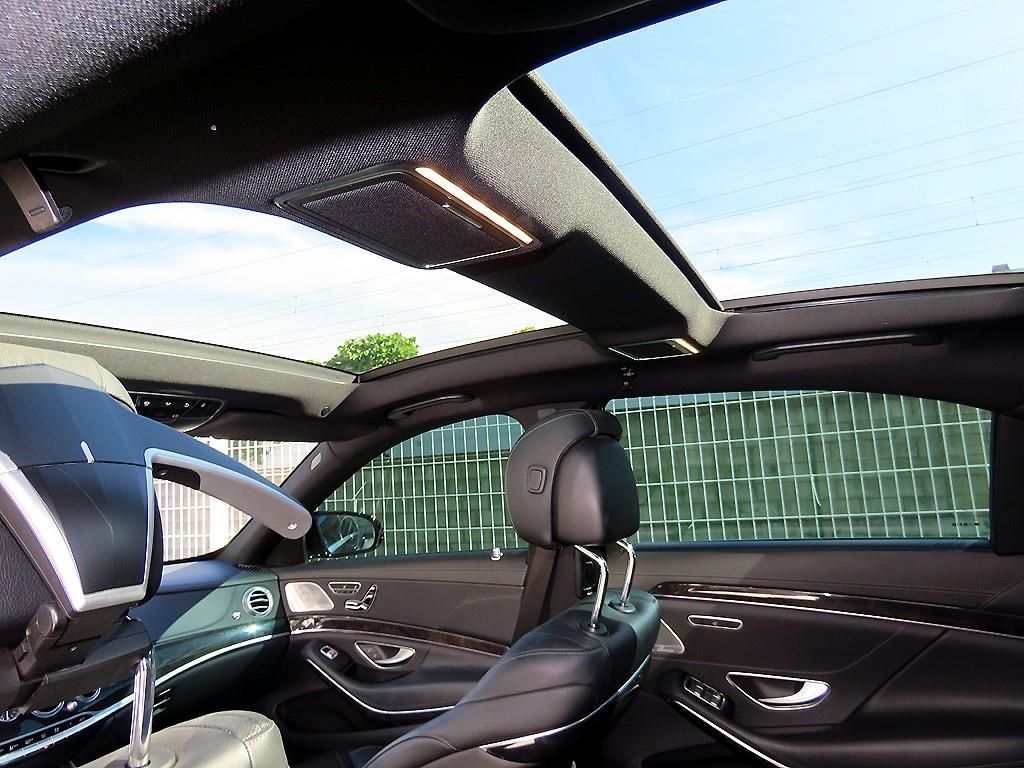 Mercedes-Benz S-Class — photo 16