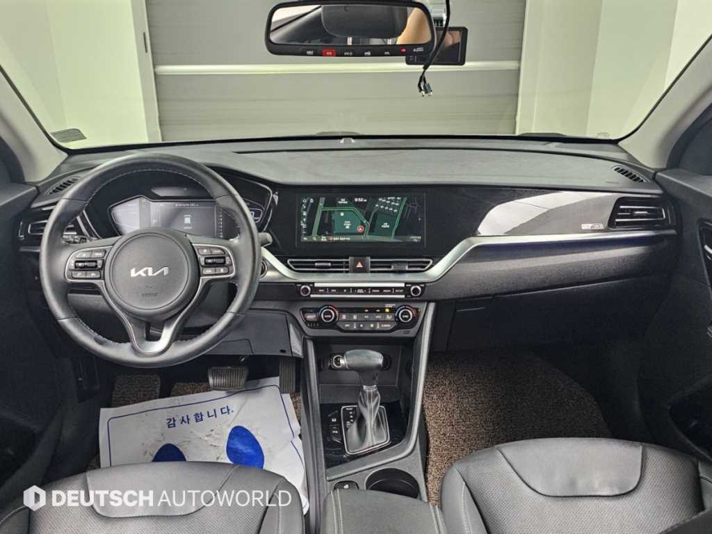 Kia Niro — photo 07