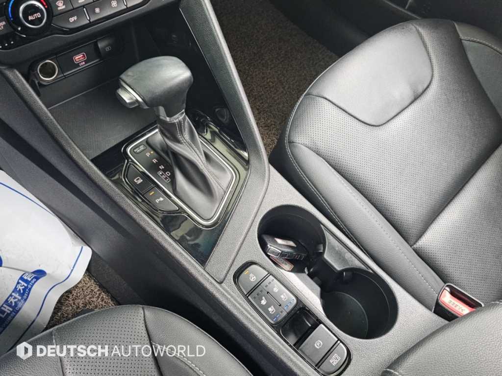 Kia Niro — photo 09