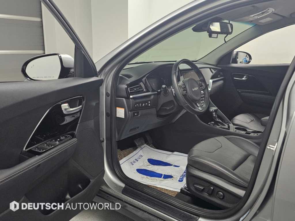 Kia Niro — photo 11