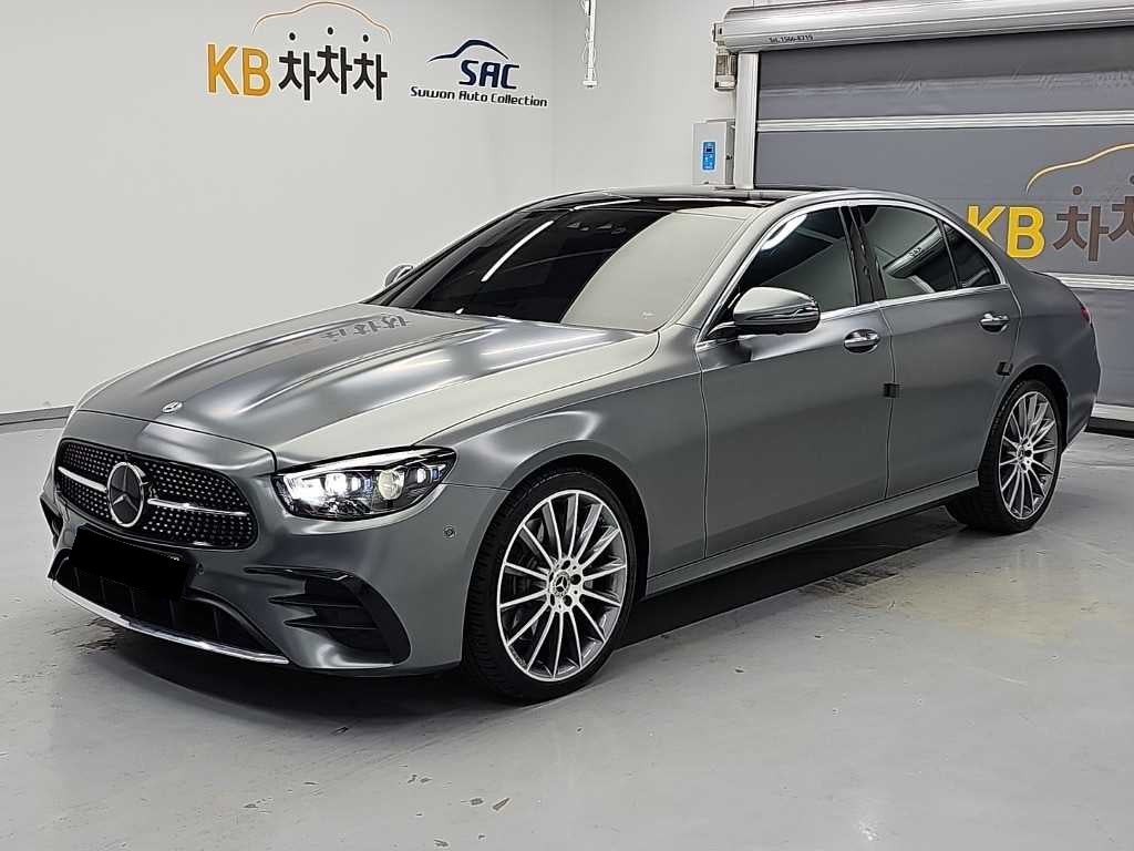 Mercedes-Benz E-Class — photo 01