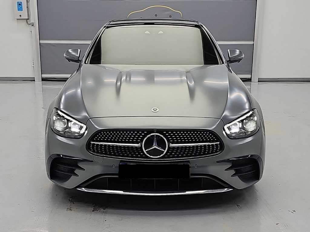 Mercedes-Benz E-Class — photo 02