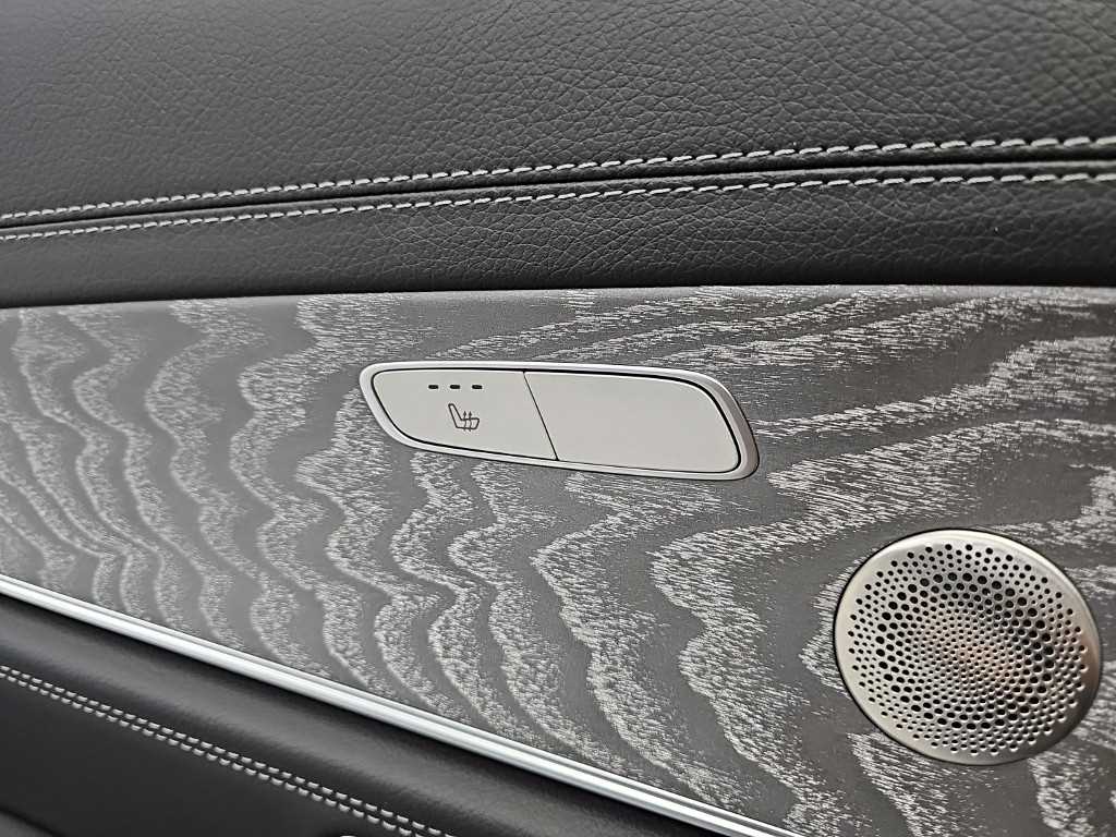 Mercedes-Benz E-Class — photo 13
