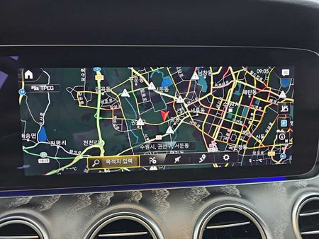 Mercedes-Benz E-Class — photo 15