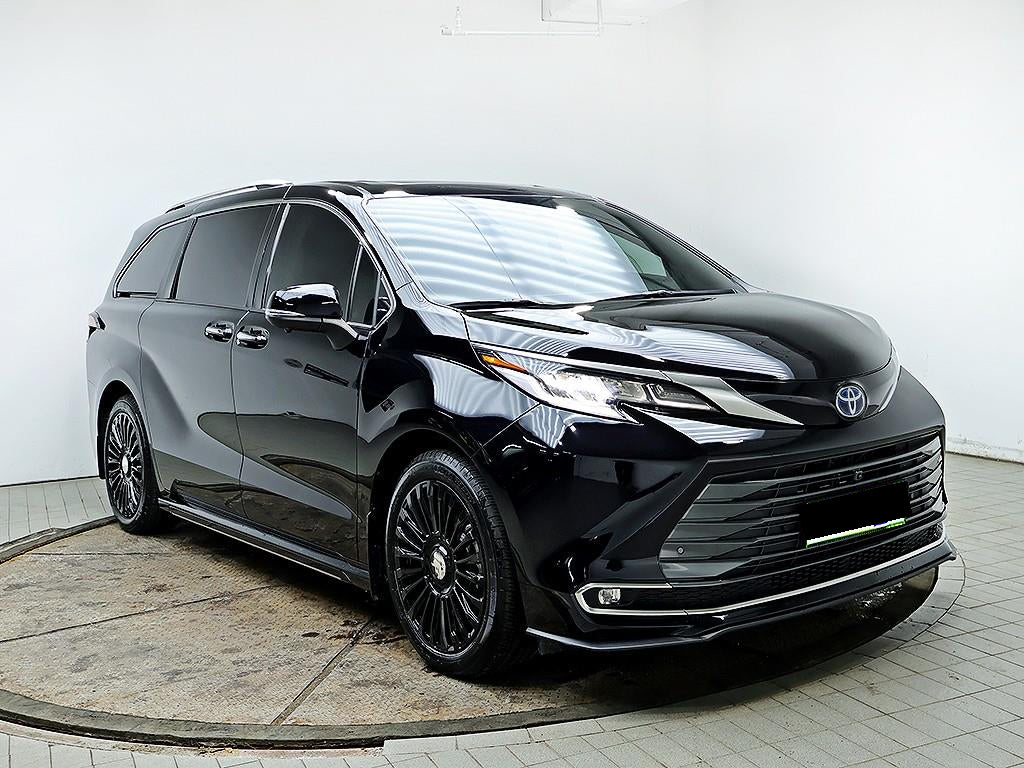 Toyota Sienna — photo 02