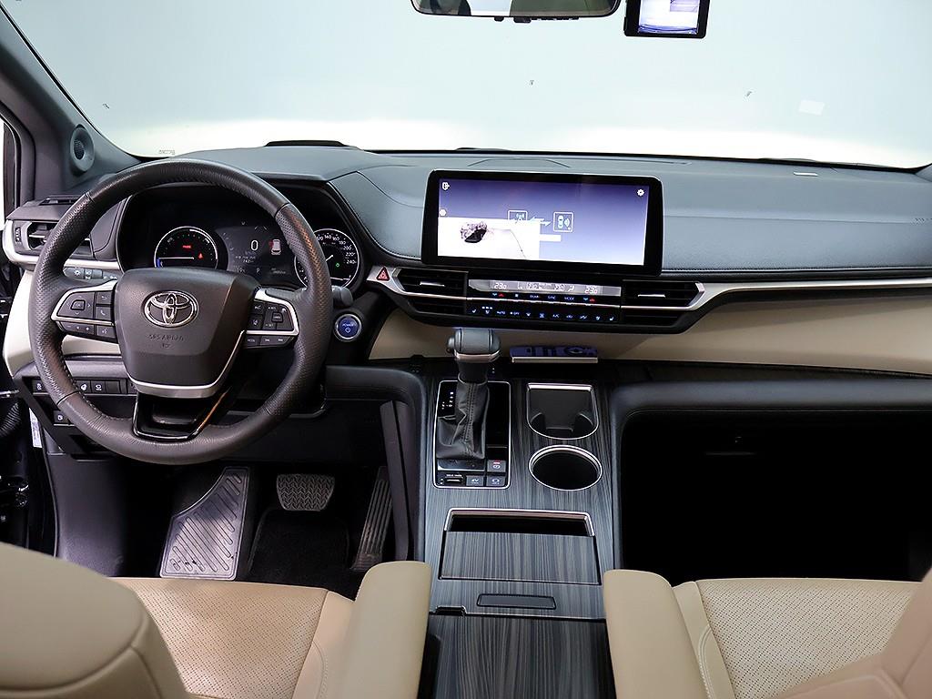 Toyota Sienna — photo 05