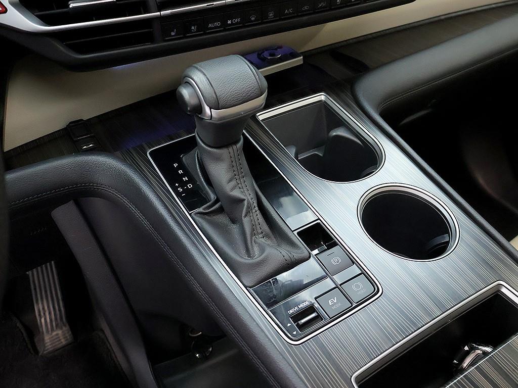 Toyota Sienna — photo 10