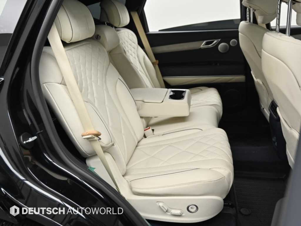 Genesis GV80 — photo 13