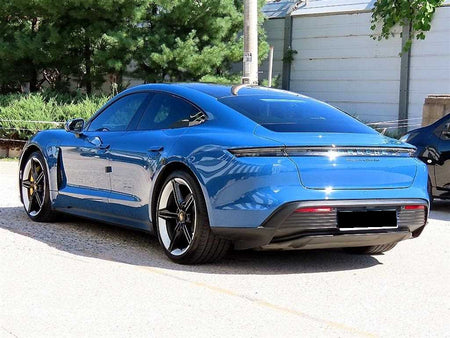 Porsche Taycan — photo 03
