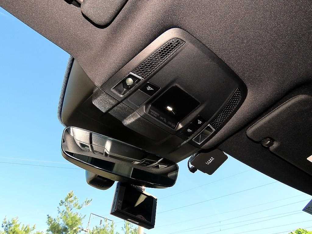 Porsche Taycan — photo 14