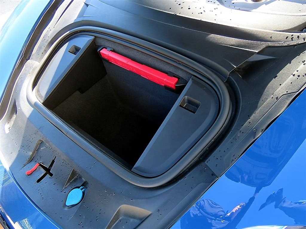 Porsche Taycan — photo 19