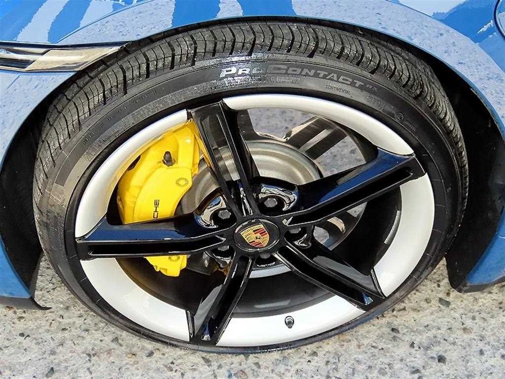Porsche Taycan — photo 20