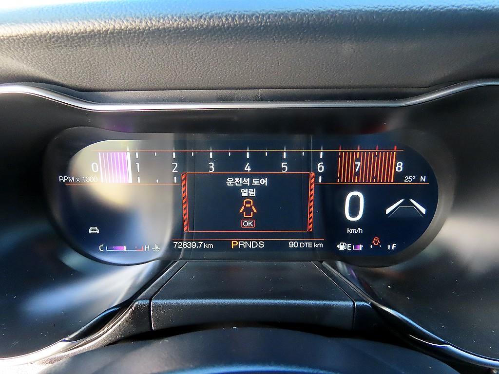Ford Mustang — photo 14