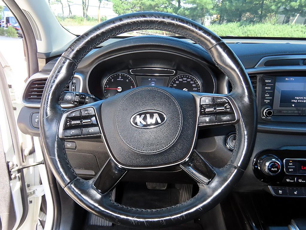 Kia Sorento — photo 08