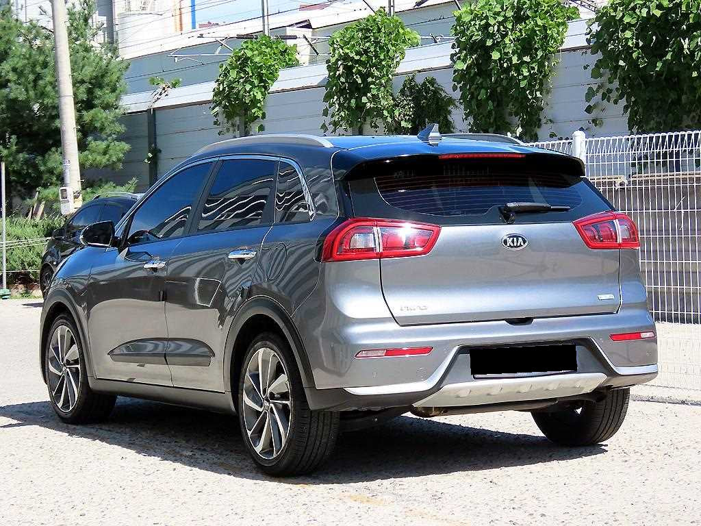Kia Niro — photo 03