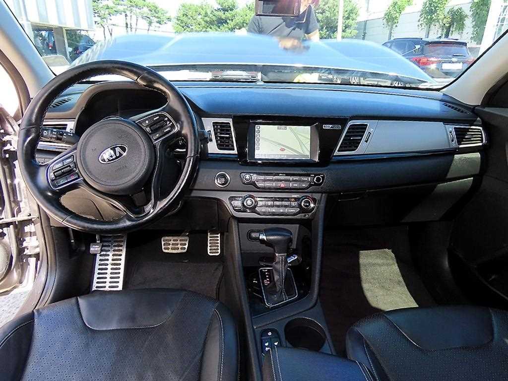 Kia Niro — photo 07