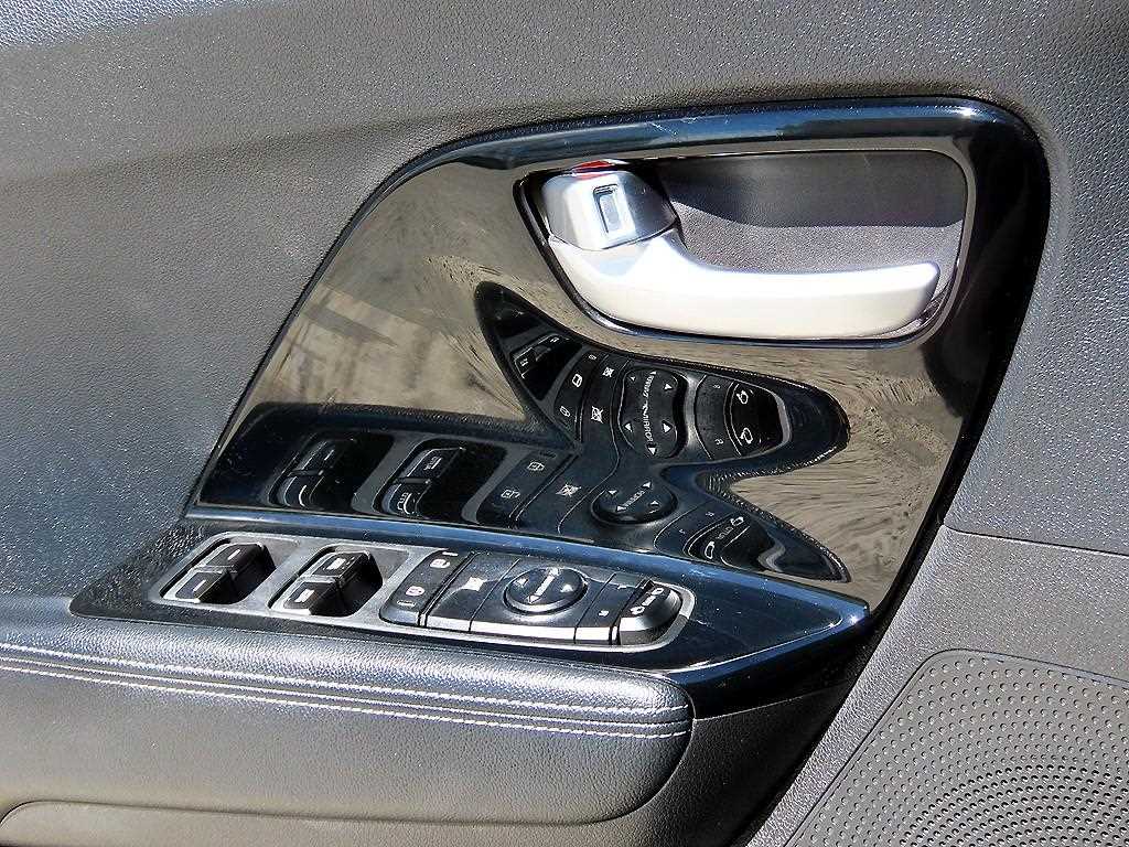 Kia Niro — photo 11