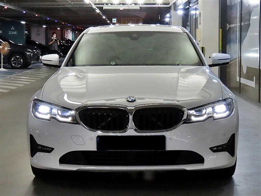 BMW 3-Series — photo 02